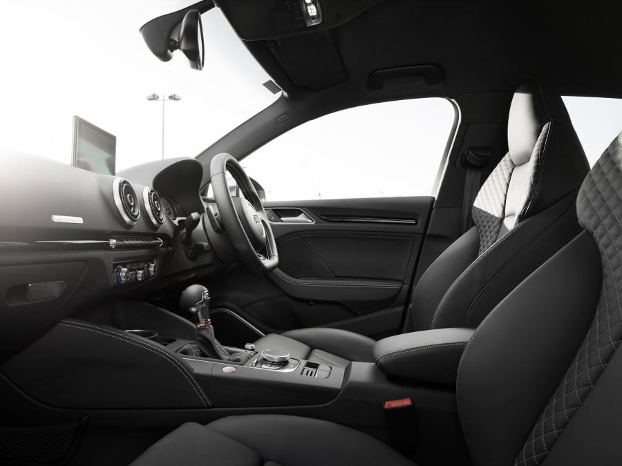 Интерьер Audi S3 Sedan (8V) 2014 года  (AU) (фото 11 из 22)